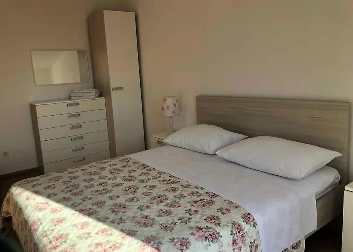 In - Sibenik Riviera 35562 *