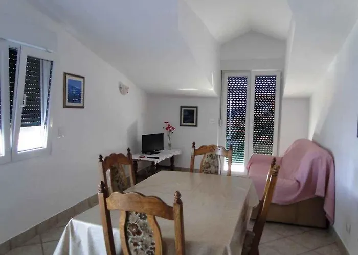 In - Sibenik Riviera 35562 Appartement *